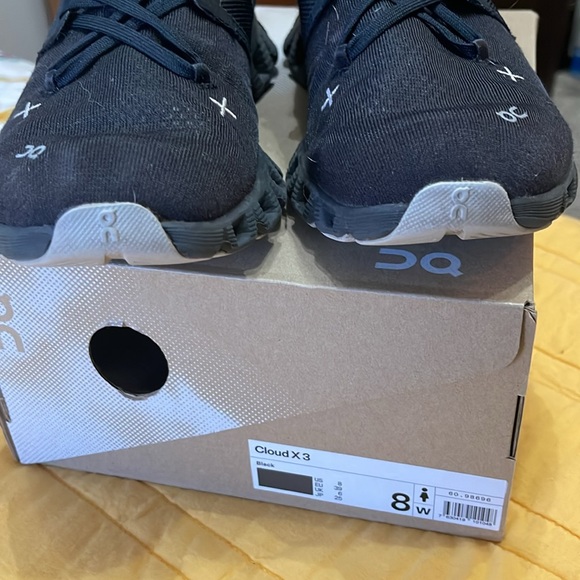 On Cloud X 3 Sneaker Black womens 8 - Picture 6 of 10